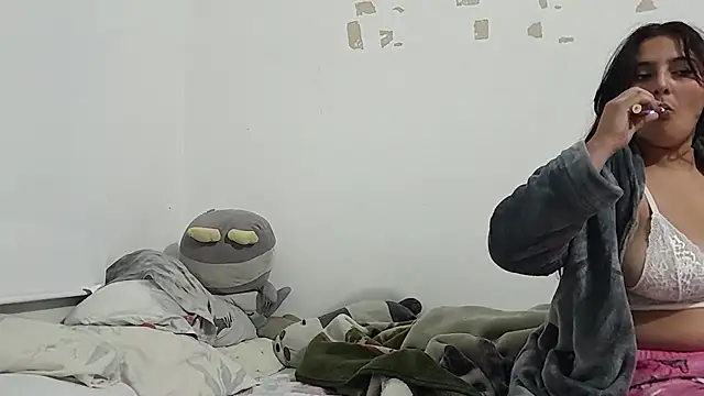 Snapshot of Layla_Latina chatting on 02/07/26, 01:24 Layla Latina online show from 02/07/26, 01:24