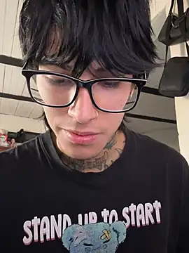 Snapshot of sflps chatting on 02/15/26, 03:55 sflps online show from 02/15/26, 03:55