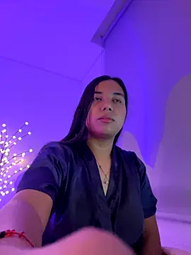 aly nicols online show from 10/24/25, 12:09