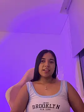 aly nicols online show from 12/05/25, 06:12