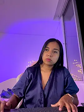 aly nicols online show from 11/08/25, 01:20