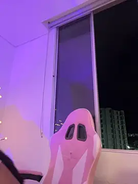 aly nicols online show from 10/28/25, 12:33