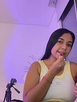 aly nicols online show from 12/22/25, 02:11