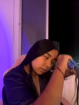 aly nicols online show from 11/11/25, 11:31