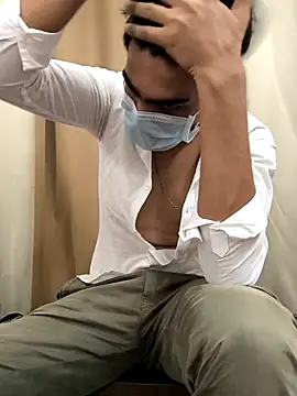 Snapshot of adi8210 chatting on 11/13/25, 01:04 adi8210 online show from 11/13/25, 01:04