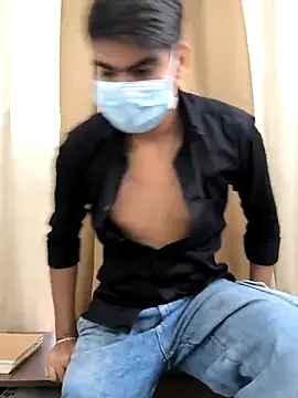 Snapshot of adi8210 chatting on 11/12/25, 11:58 adi8210 online show from 11/12/25, 11:58