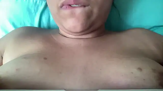 Kmiii21 online show from 10/22/25, 02:27