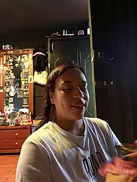 Isis Bathory online show from 11/08/25, 03:26