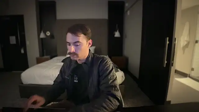 bobbyatx online show from 11/11/25, 07:25