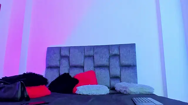 kittymonroe1 online show from 11/21/25, 04:50