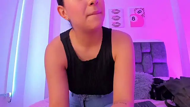 kittymonroe1 online show from 03/05/26, 06:15