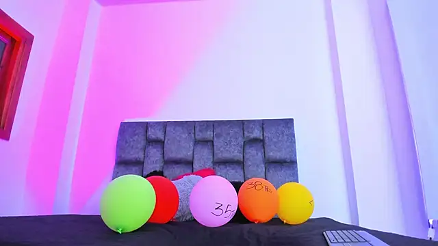 kittymonroe1 online show from 11/20/25, 06:30