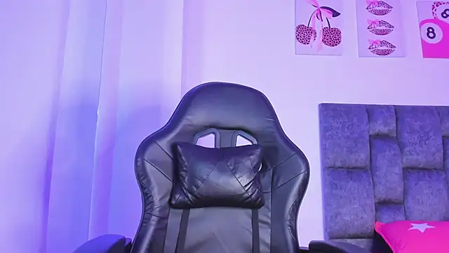 kittymonroe1 online show from 05/24/26, 06:08