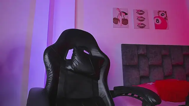 kittymonroe1 online show from 05/18/26, 05:51
