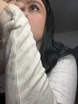 Selena Roa online show from 11/14/25, 12:42