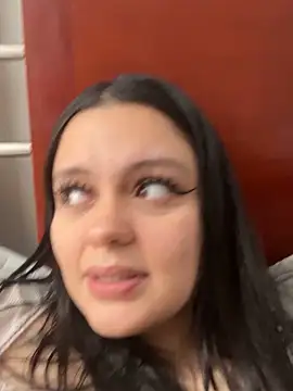 Selena Roa online show from 04/08/26, 03:57