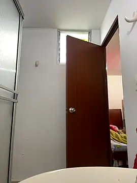 Selena Roa online show from 10/28/25, 12:04