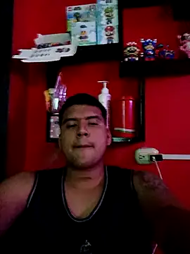 Snapshot of santi025 chatting on 10/21/25, 02:00 santi025 online show from 10/21/25, 02:00