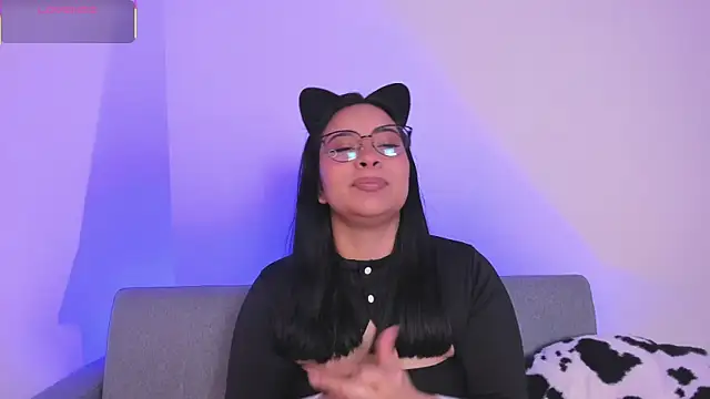 miah storm online show from 12/01/25, 11:49