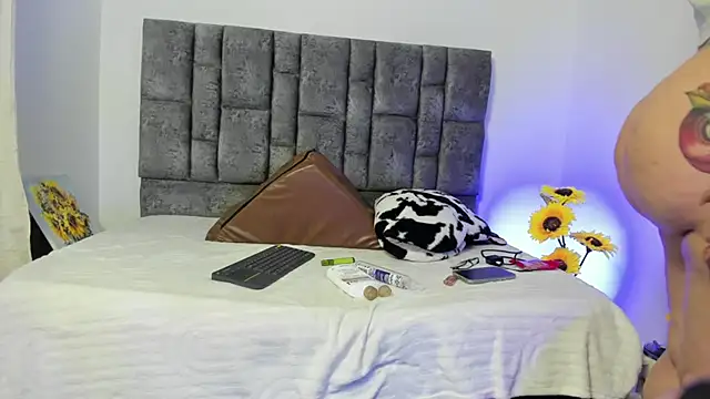 miah storm online show from 10/23/25, 05:28