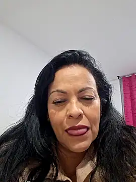 Snapshot of viviana-sexi chatting on 06/05/26, 11:54 viviana-sexi online show from 06/05/26, 11:54