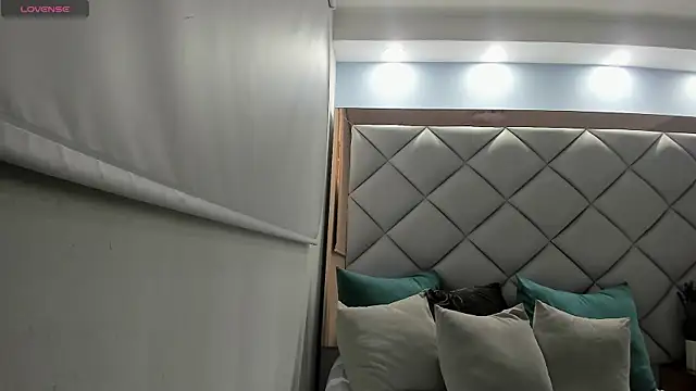 mirandaduboiss online show from 11/20/25, 05:13