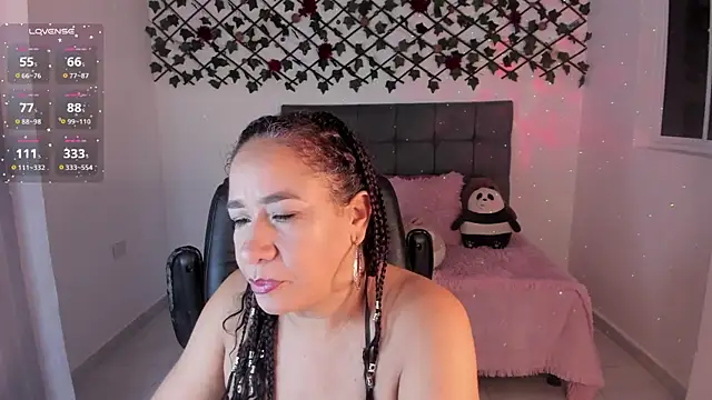 Karly Closson online show from 12/02/25, 03:19