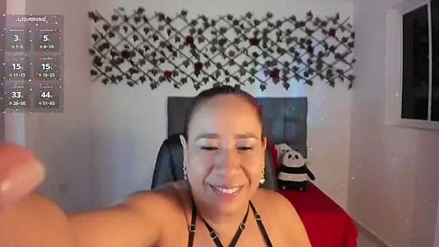 Karly Closson online show from 11/17/25, 04:16