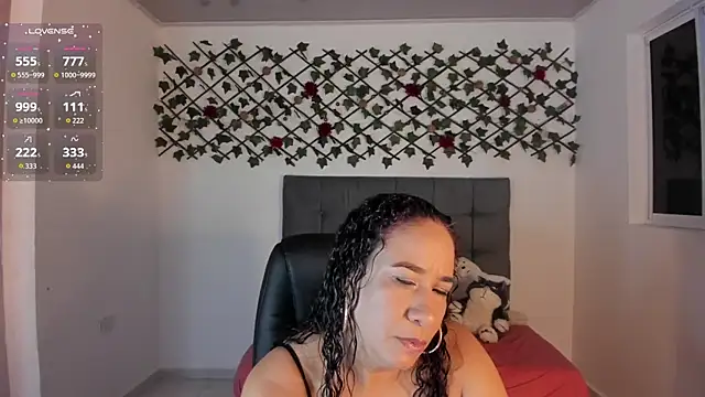 Karly Closson online show from 11/22/25, 03:16