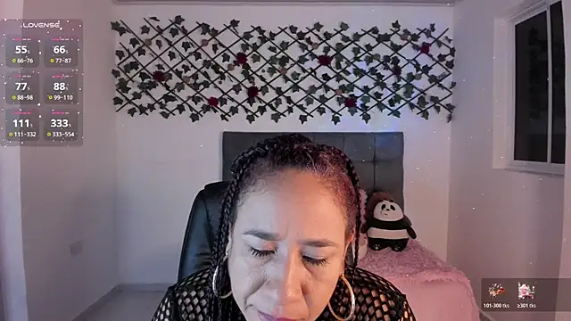 Karly Closson online show from 11/30/25, 04:13