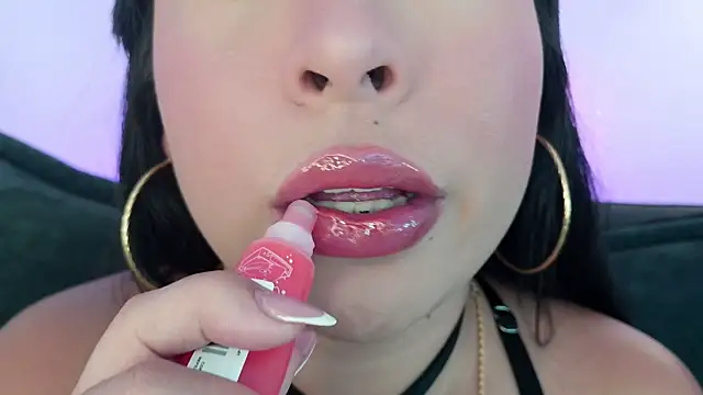 mia roux1 online show from 05/17/26, 12:10