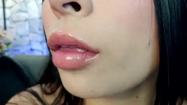 mia roux1 online show from 12/04/25, 06:18