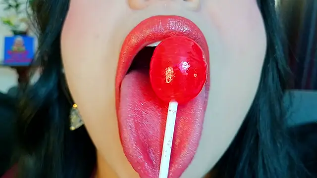 Snapshot of mia_roux1 chatting on 02/13/26, 09:59 mia roux1 online show from 02/13/26, 09:59