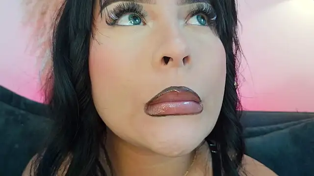 mia roux1 online show from 04/15/26, 09:04