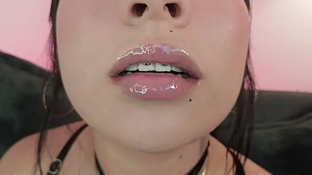 mia roux1 online show from 05/28/26, 10:59