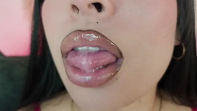 mia roux1 online show from 07/01/26, 11:27