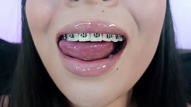 mia roux1 online show from 05/24/26, 10:31