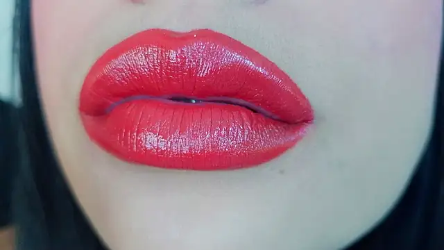 Snapshot of mia_roux1 chatting on 02/21/26, 09:39 mia roux1 online show from 02/21/26, 09:39