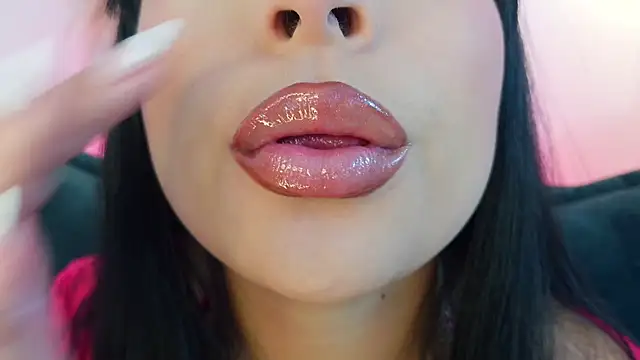 mia roux1 online show from 04/06/26, 11:06