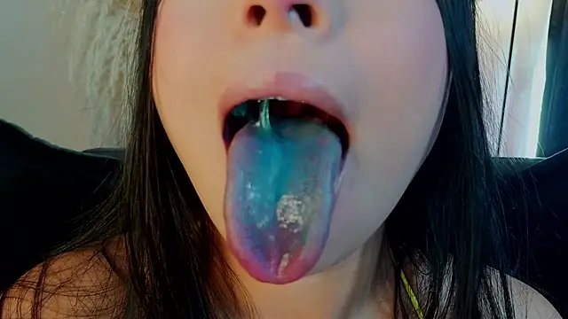 Snapshot of mia_roux1 chatting on 01/14/26, 09:07 mia roux1 online show from 01/14/26, 09:07