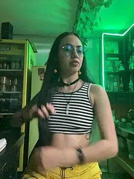 Snapshot of Chuchii05 chatting on 03/04/26, 04:31 Chuchii05 online show from 03/04/26, 04:31