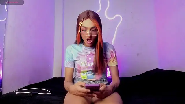 Mika  velvet online show from 11/10/25, 08:58