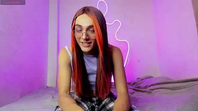 Mika  velvet online show from 11/01/25, 04:34