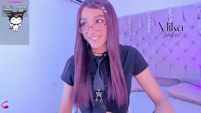 Snapshot of Mika__velvet chatting on 02/25/26, 08:41 Mika velvet online show from 02/25/26, 08:41