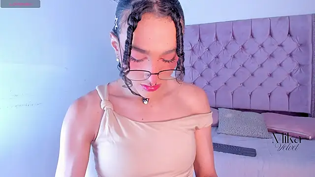 Snapshot of Mika__velvet chatting on 02/11/26, 09:03 Mika velvet online show from 02/11/26, 09:03