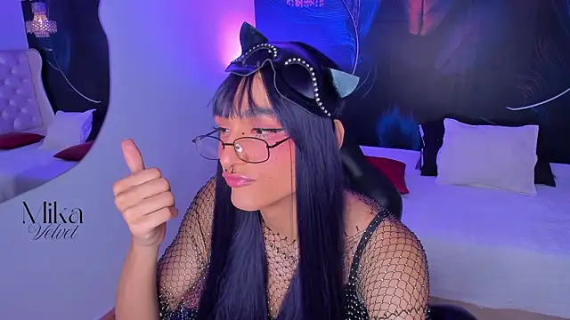 Snapshot of Mika__velvet chatting on 01/17/26, 11:30 Mika velvet online show from 01/17/26, 11:30