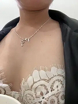 Hana yukii online show from 11/28/25, 05:46