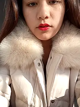 Snapshot of love-xx chatting on 11/19/25, 01:05 love-xx online show from 11/19/25, 01:05