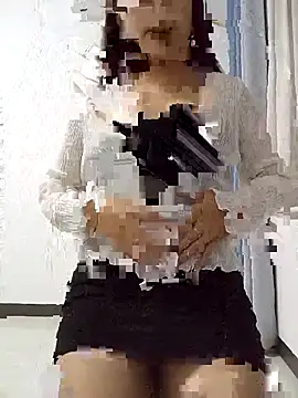 Snapshot of love-xx chatting on 11/11/25, 01:39 love-xx online show from 11/11/25, 01:39