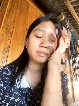 Snapshot of -Miaa- chatting on 10/29/25, 03:05 -Miaa- online show from 10/29/25, 03:05